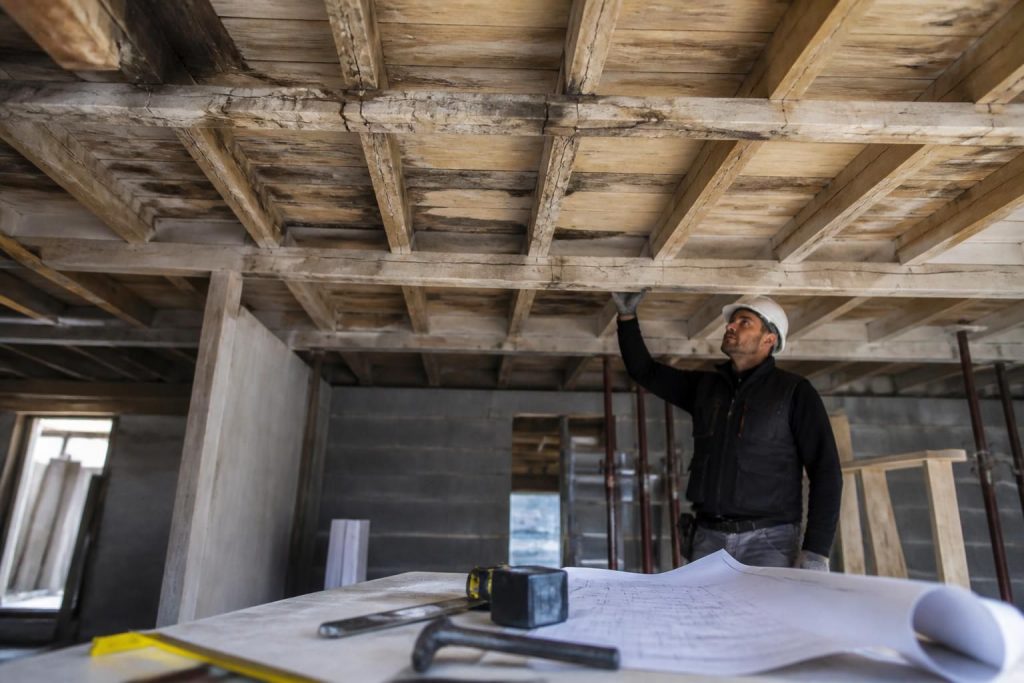 découvrez comment les inconvénients des hourdis en bois peuvent influencer votre décision lors du choix des matériaux de construction et ce qu'il faut considérer pour faire un choix éclairé.